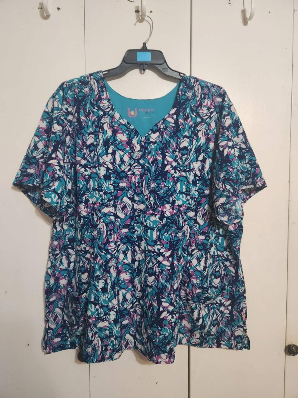 Urbane Ultimate Scrub Top 4XL Plus Size V-Neck Teal Purple Abstract Retro Swirl